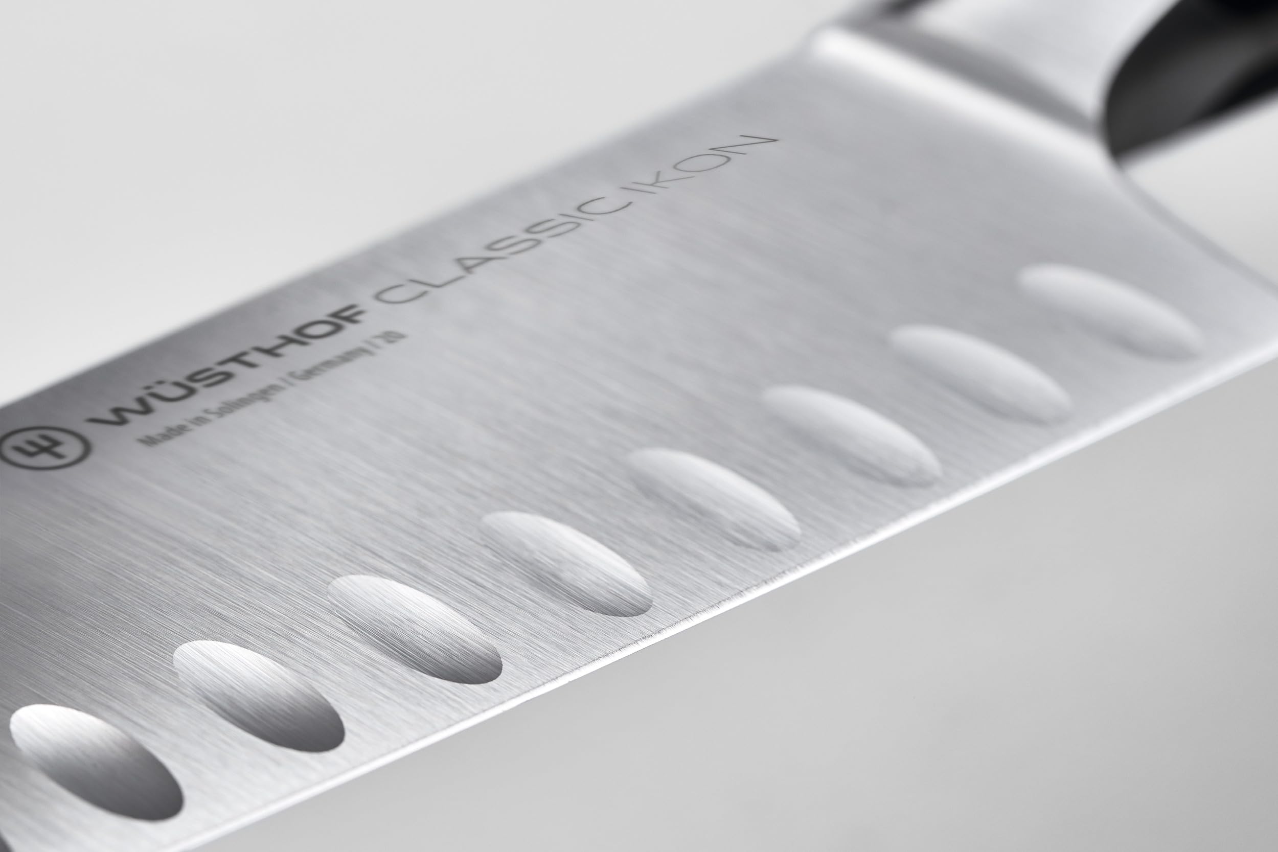 w-sthof-classic-ikon-santoku-17-cm-couteau-forg-allemand-manche-ergonomique image 2