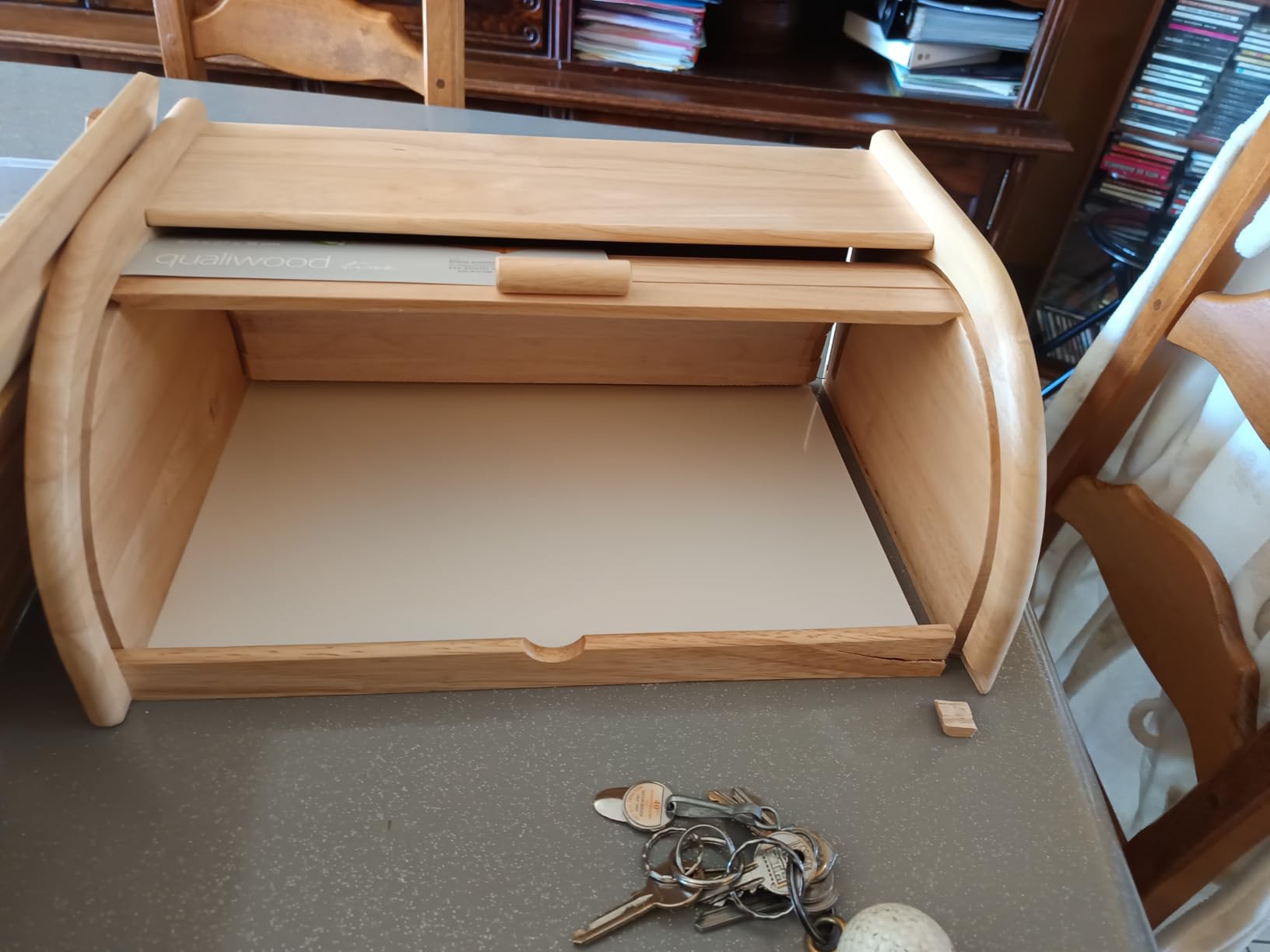 Très belle boîte à pain