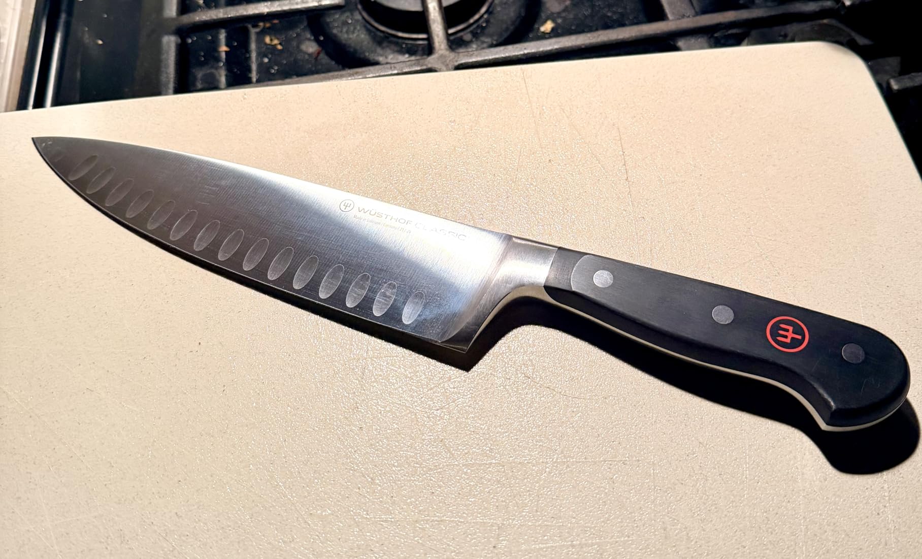 Très bon couteau, mais un peu lourd