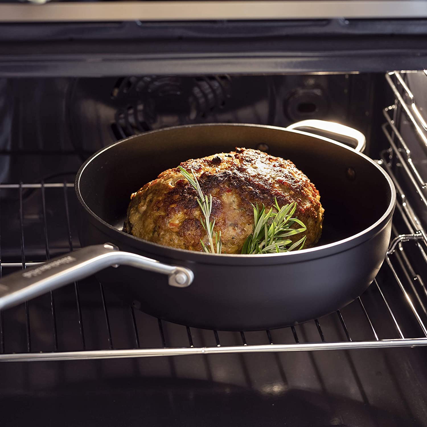 sauteuse-kitchenaid-forg-e-aluminium-durci-28-cm-4-6-l-avec-couvercle-antiadh-si image 4