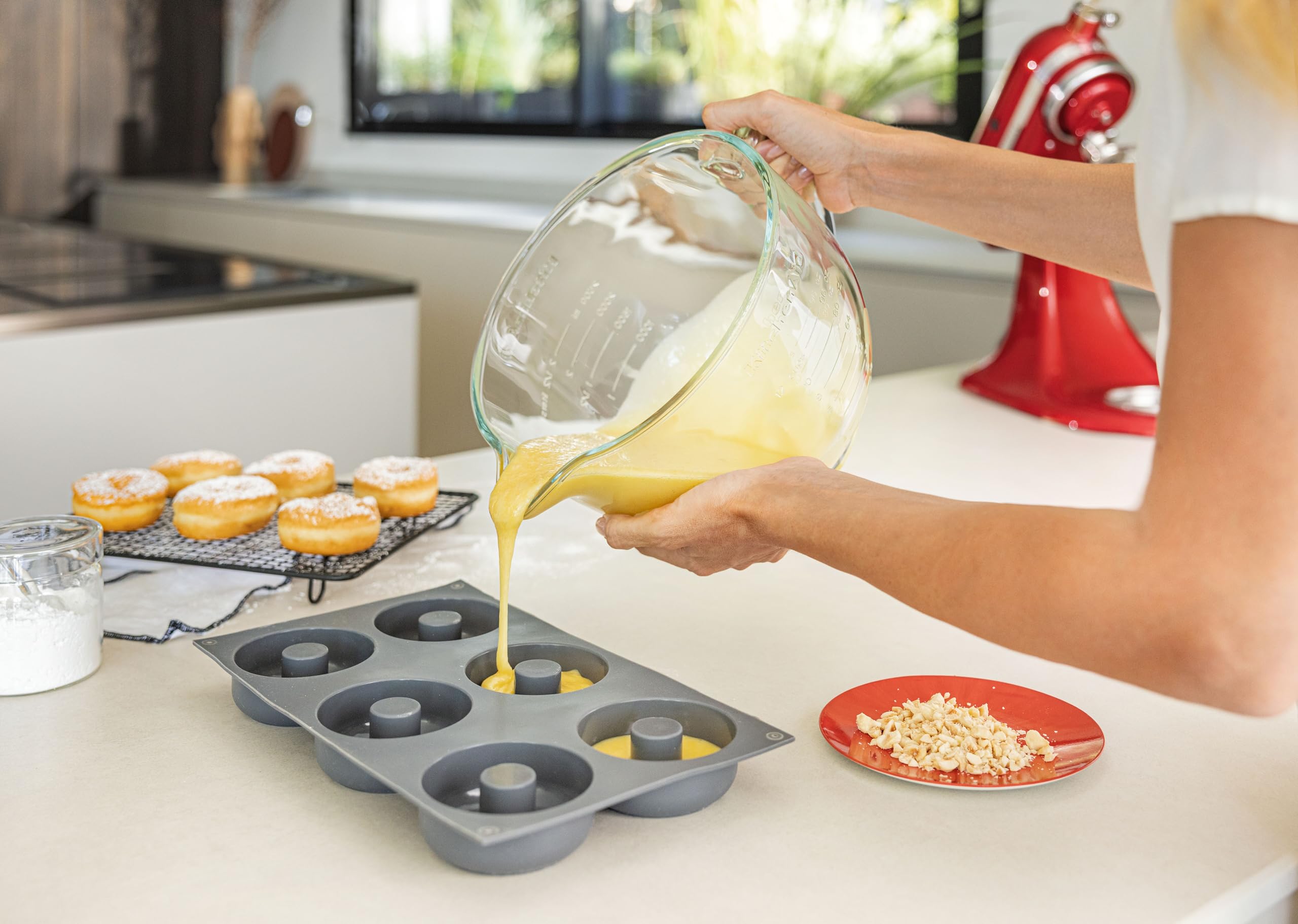 kitchenaid-bol-m-langeur-en-verre-4-7l-avec-bec-verseur-et-couvercle-silicone image 5