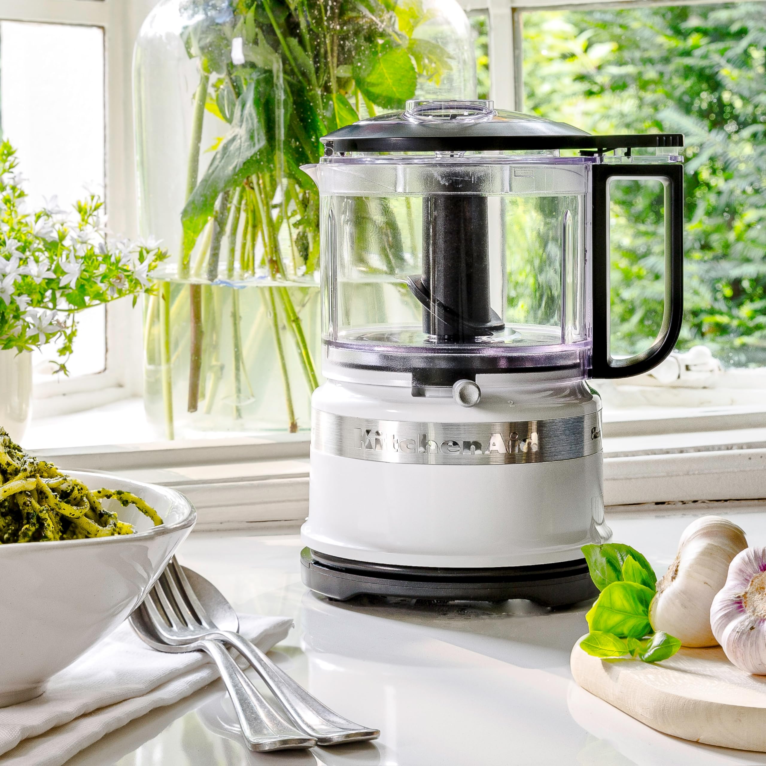 kitchenaid-mini-robot-de-cuisine-830ml-2-vitesses-pulse-compact-et-efficace-blan image 2