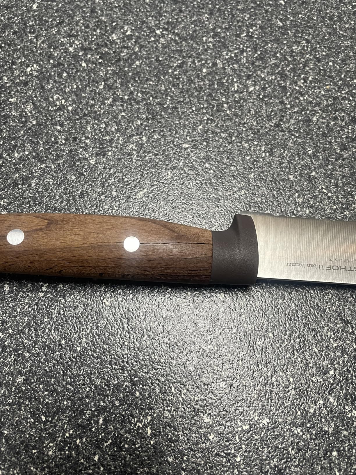 Excellent couteau à pain